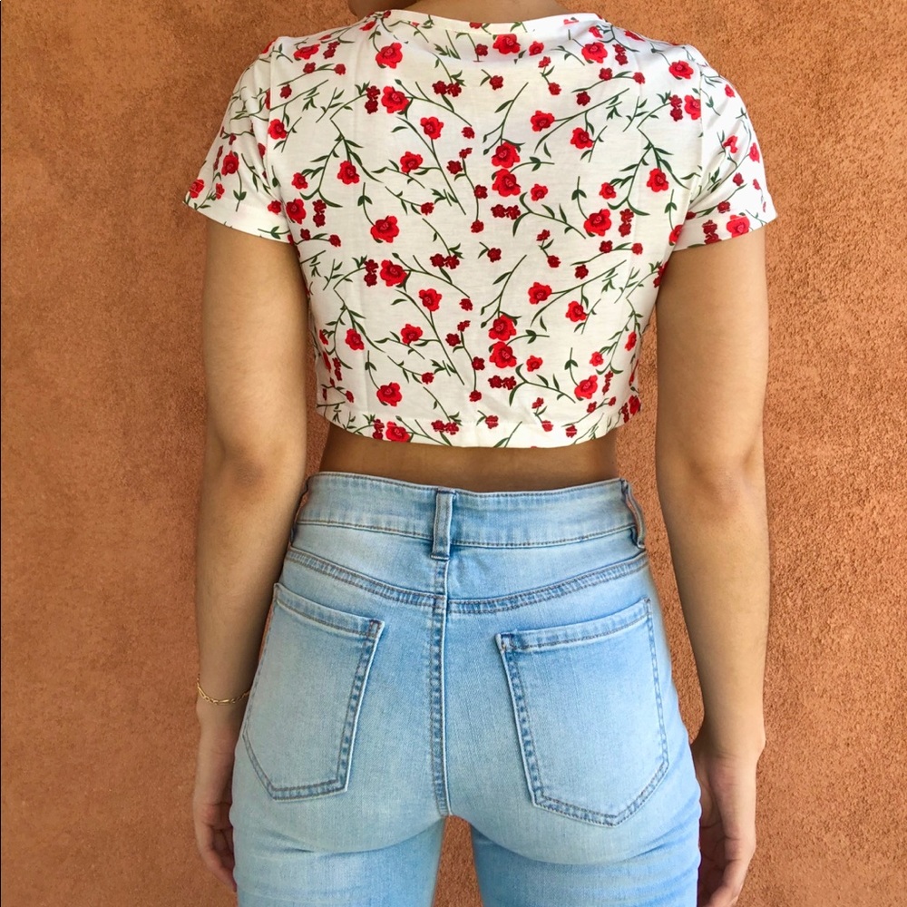 FLORAL DETAIL TOP - Picture 3 of 4